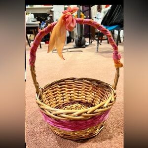 Round Wicker Basket with Handle